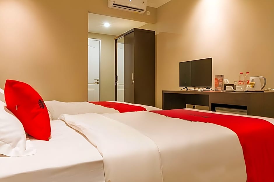 RedDoorz Plus @ Dipatiukur