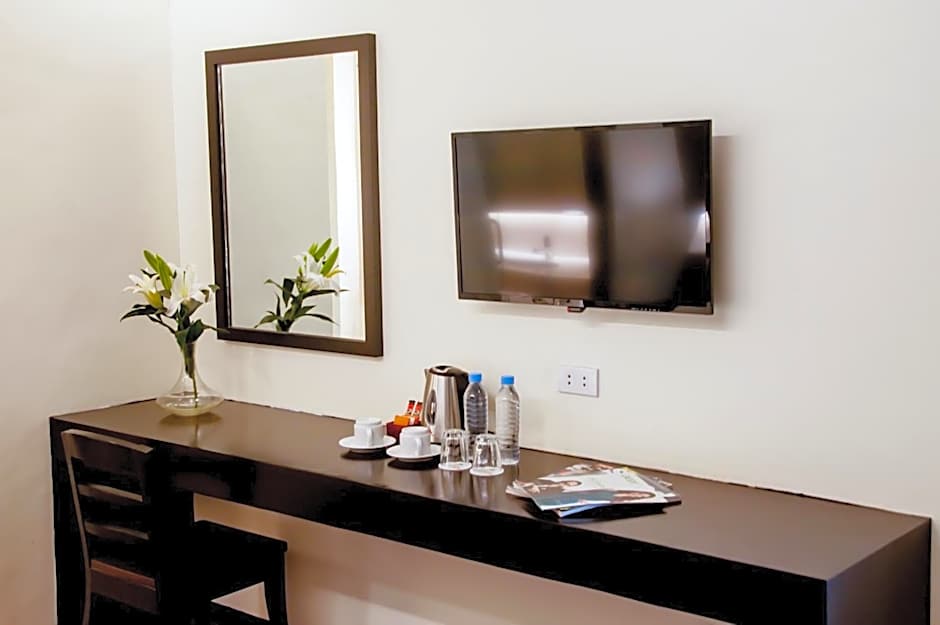 Piña Suites