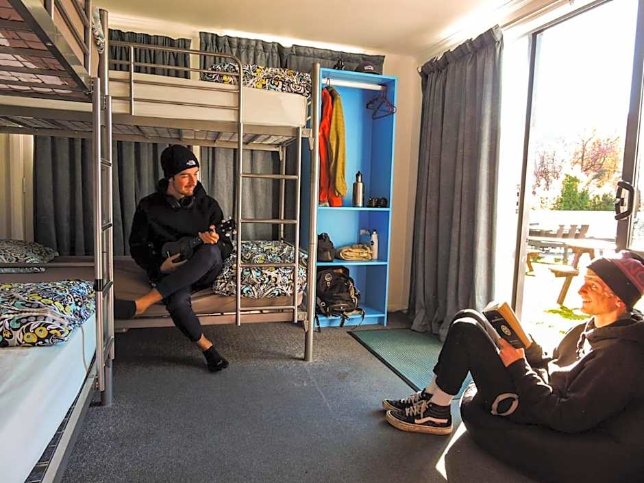 Mountain View Backpackers