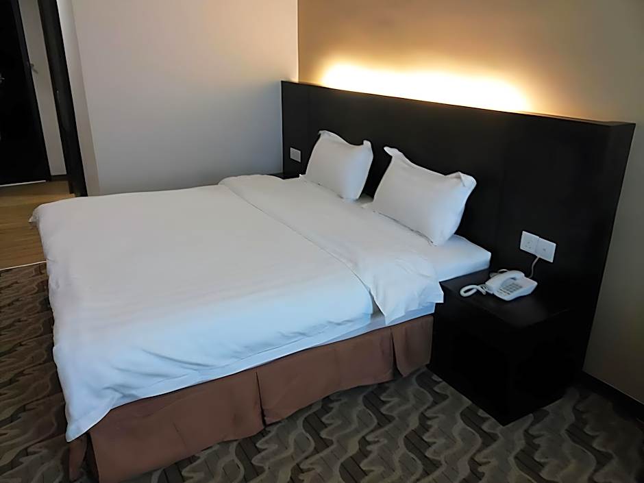 Eminent Hotel