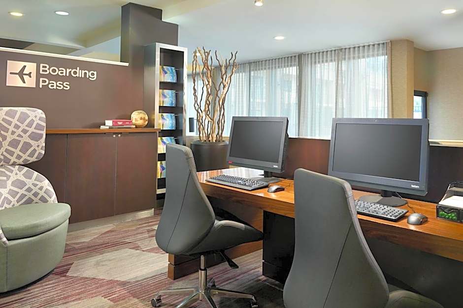 Courtyard by Marriott Raleigh Midtown