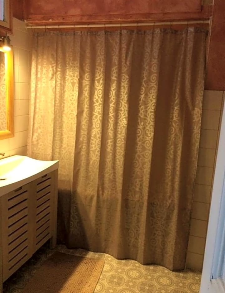 Great and light private room in the heart of Nice
