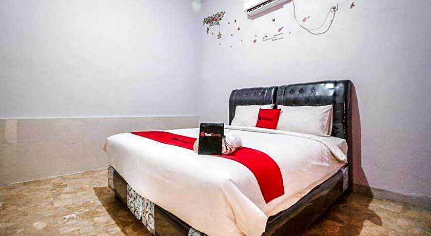 RedDoorz near Millennium ICT Center Medan