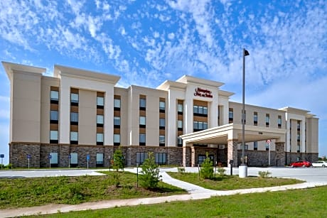 Hampton Inn and Suites Ames, IA