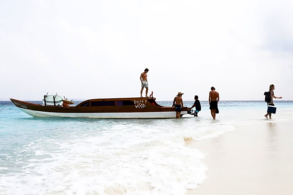 All inclusive surf lodge: Driftwood Mentawai