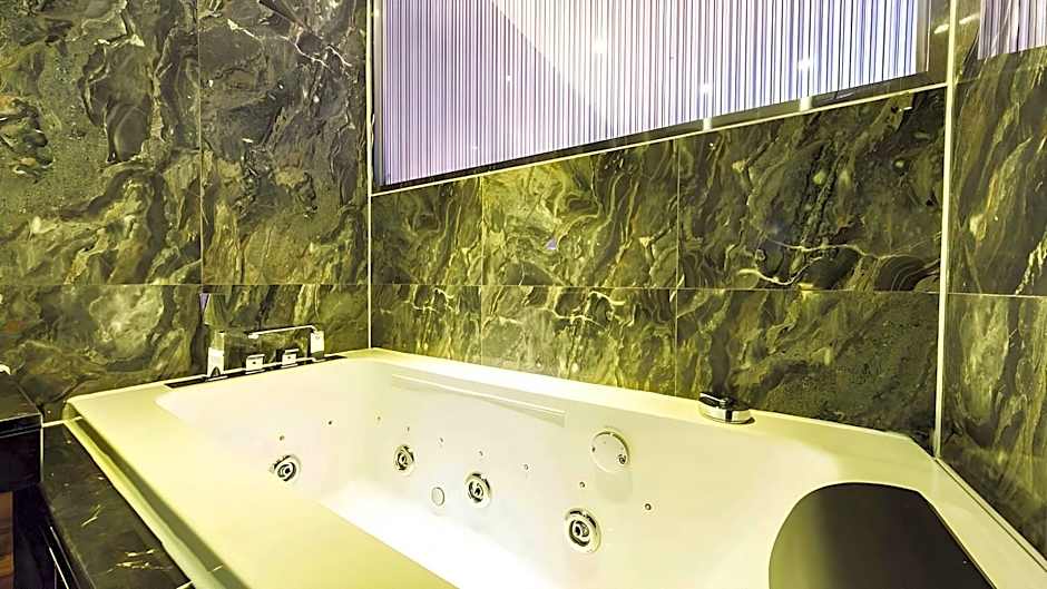 Guri Galmae Indi Present Hotel