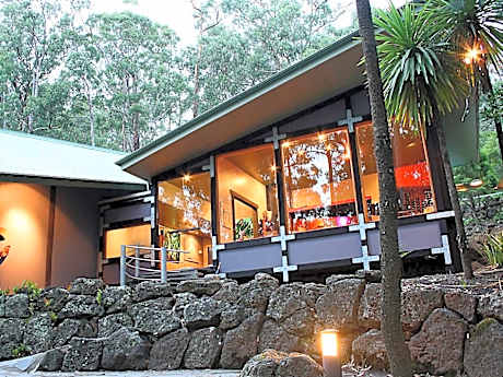 QDOS Arts Hotel