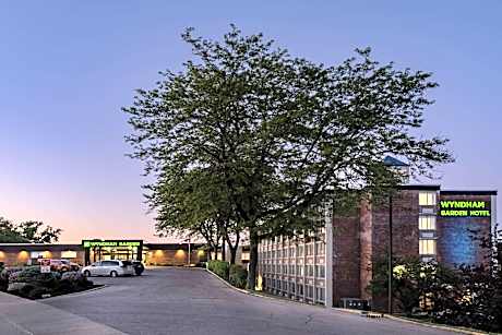 Wyndham Garden Kenosha Harborside