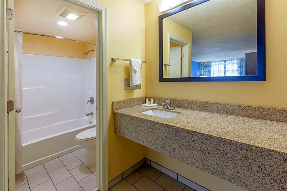 Days Inn by Wyndham Charles Town/Harpers Ferry