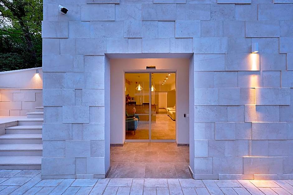 Hotel Larimar