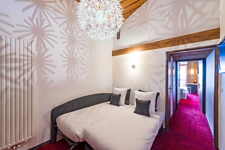 Family Classic Room - Village View