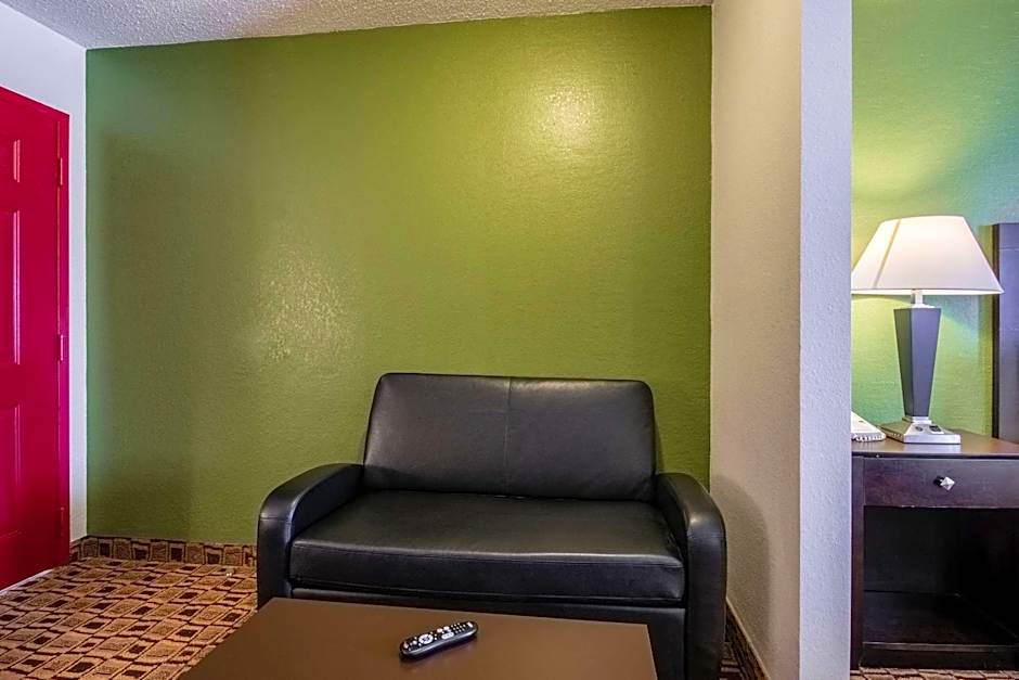 Coratel Plus Suites Wichita West Airport