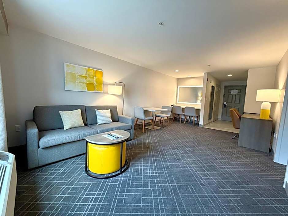 Comfort Inn & Suites Sturbridge-Brimfield