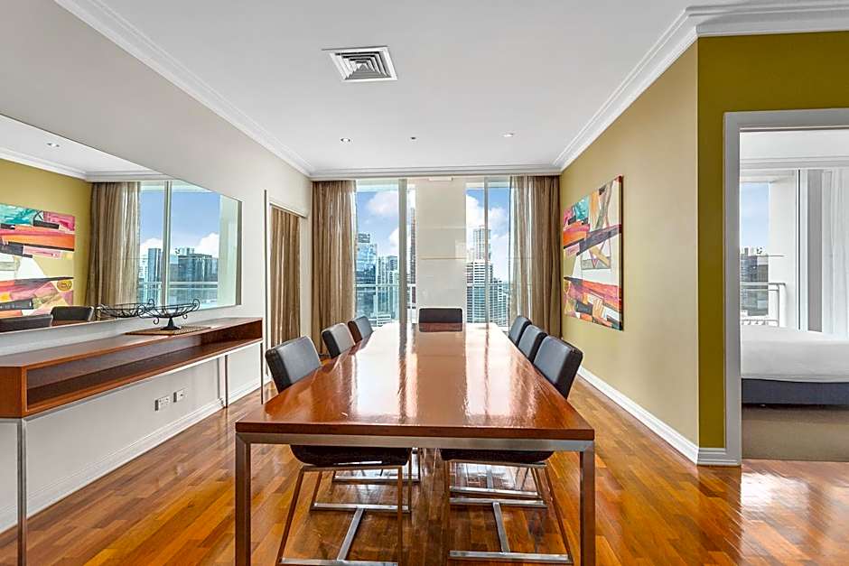 Clarion Suites Gateway