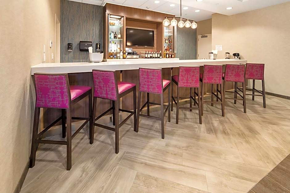 Home2 Suites by Hilton Newark-Airport, NJ