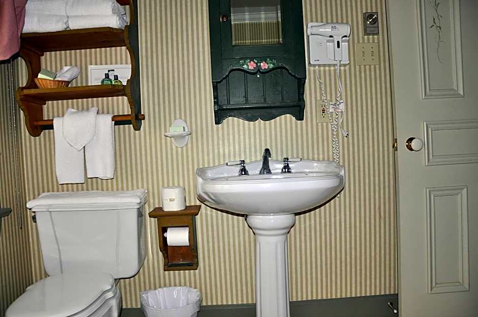 Auberge Lakeview Inn