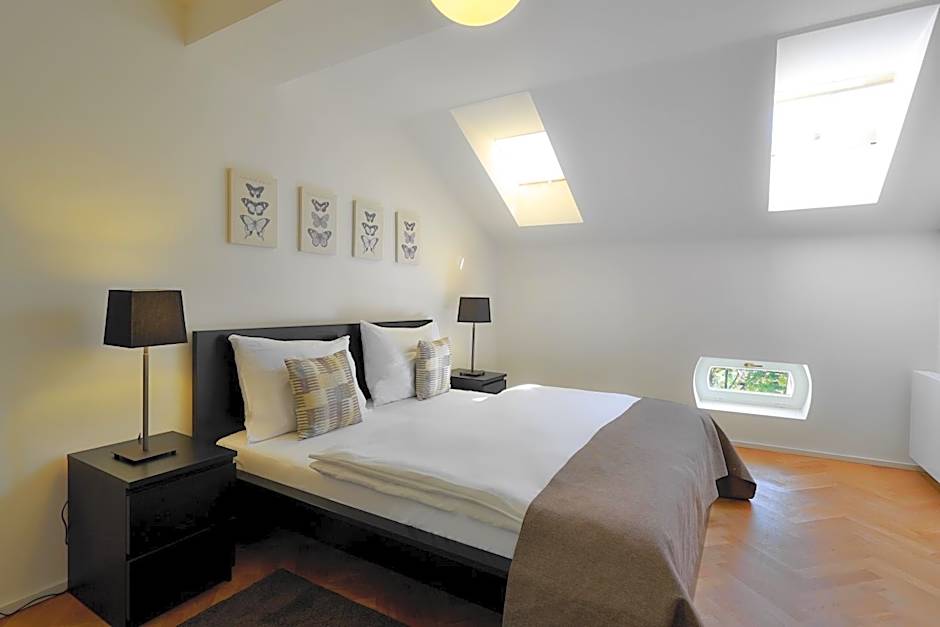 James Hotel & Apartments