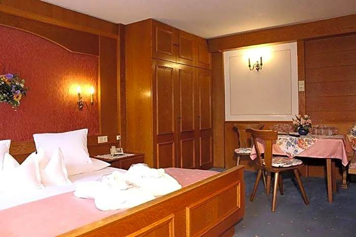 Hotel Edelweiẞ garni - b&b