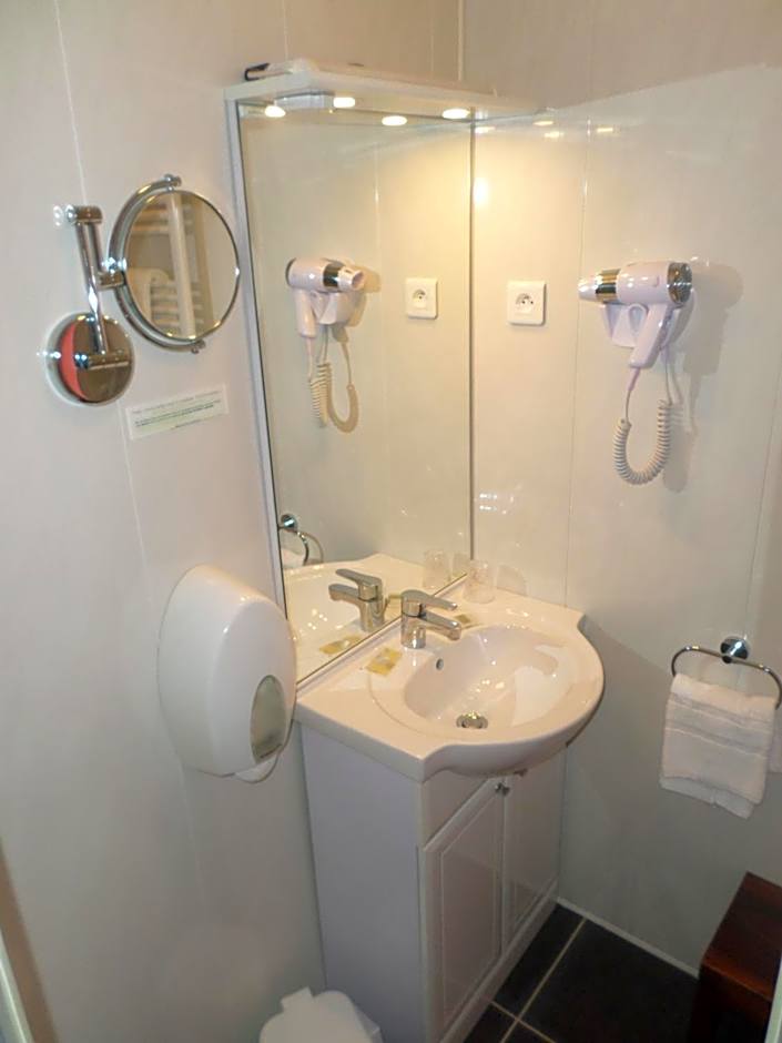 Photo 1 of 6 of Double Room for Single Use