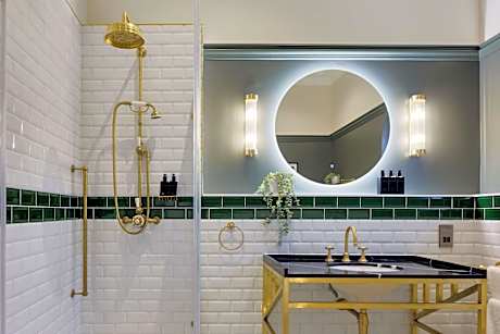 Ryder Suite Room W/Sofabed