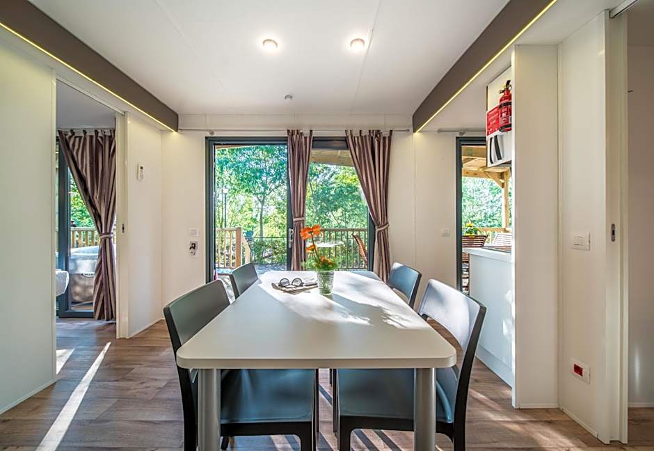 hu Park Albatros village