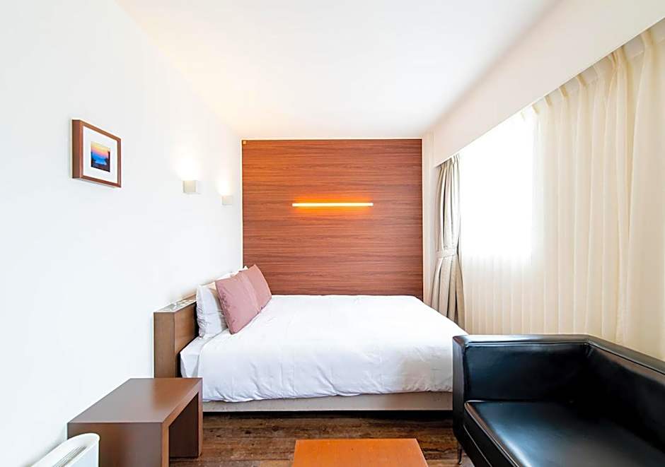 Hotel day by day
