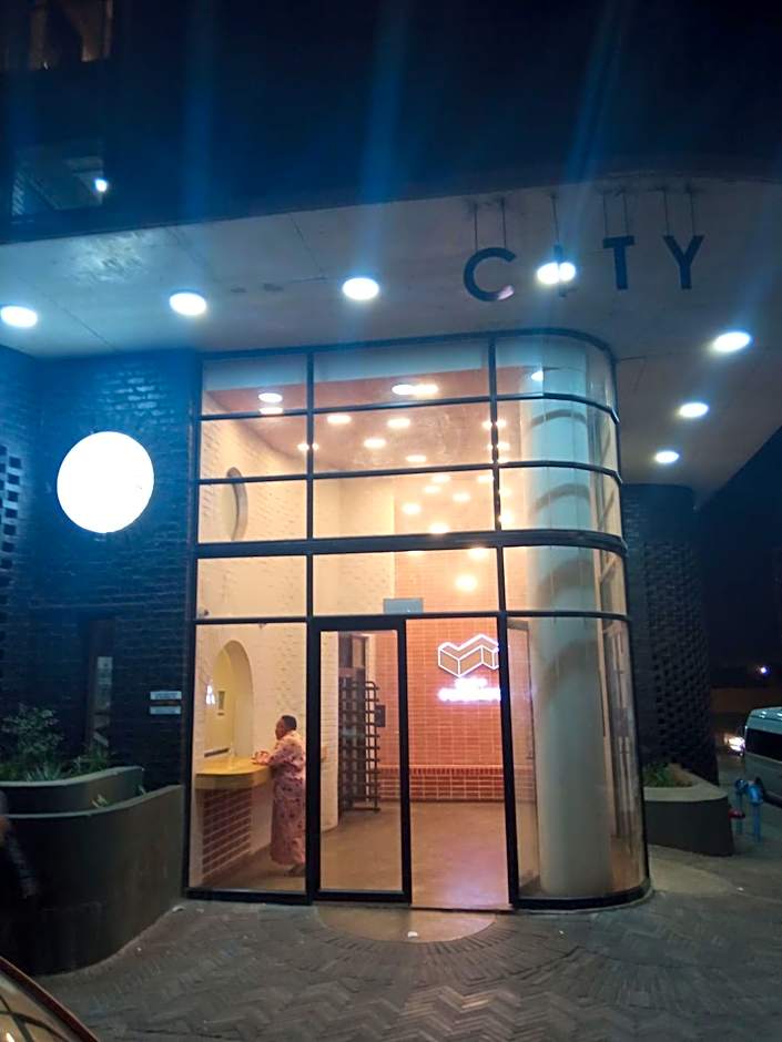 Maboneng City Building Free WiFi and Swimming pool