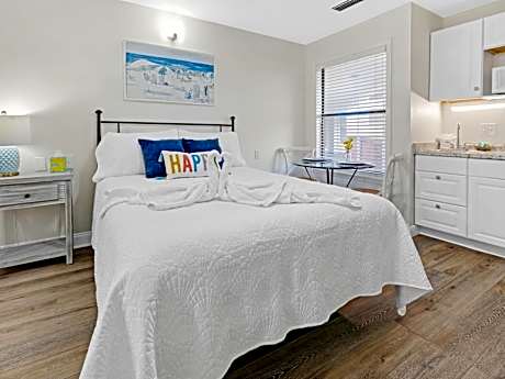 Studio Apartment with Queen Bed