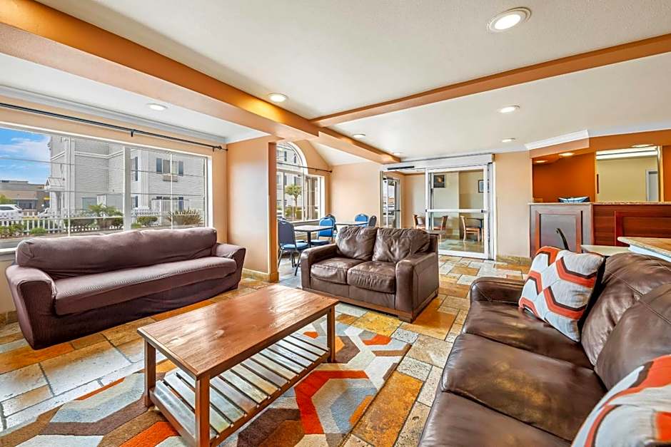 Comfort Inn & Suites Salinas City Center Area