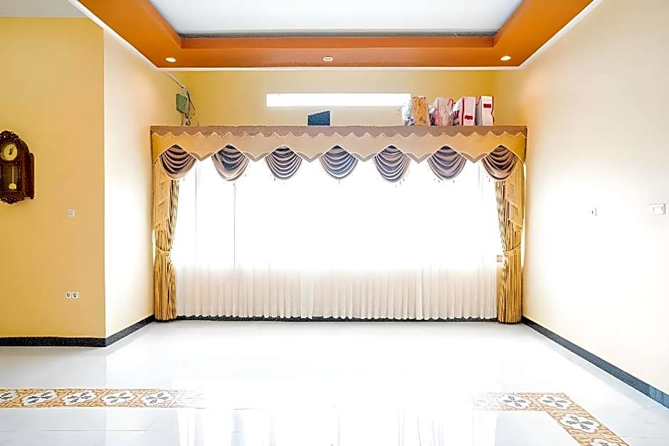 RedDoorz Syariah near RSUD Kota Malang