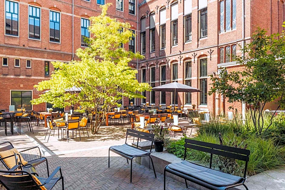 Post-Plaza Hotel & Grand Café