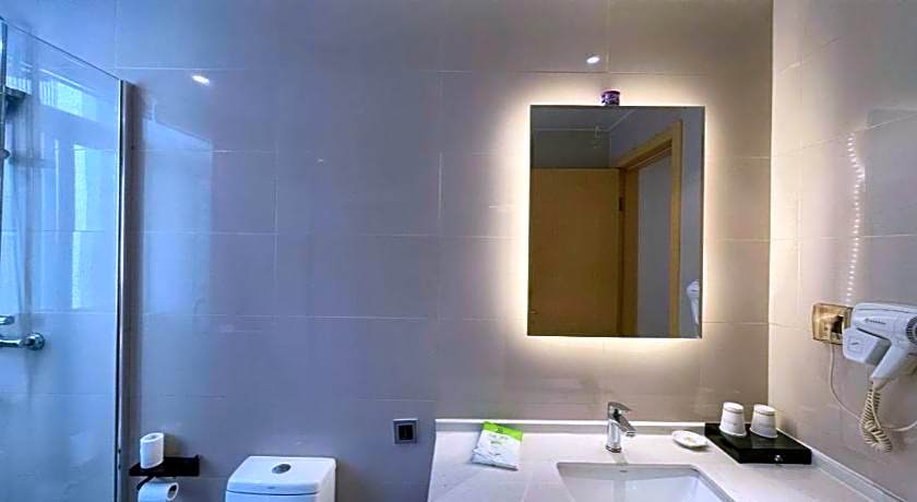 GreenTree Inn Huanggang City Wuxue City Kanjiang Avenue