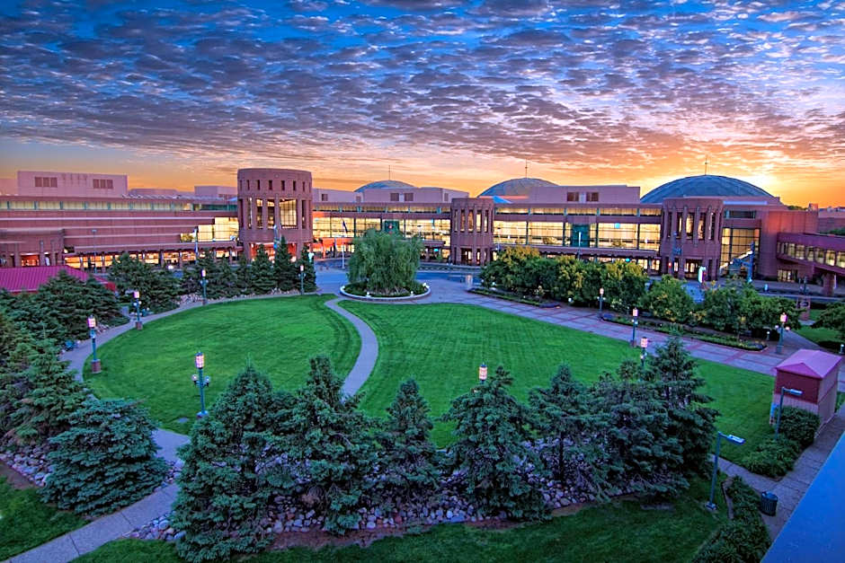 Holiday Inn Express Hotel And Suites Minneapolis Downtown By IHG