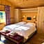 Hotel Between
