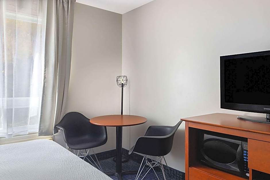 Super 8 by Wyndham Sainte Agathe Des Monts