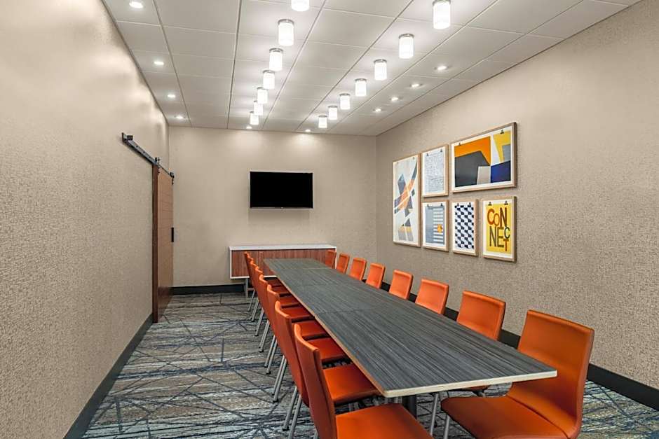Holiday Inn Express & Suites Salem North-Keizer By IHG