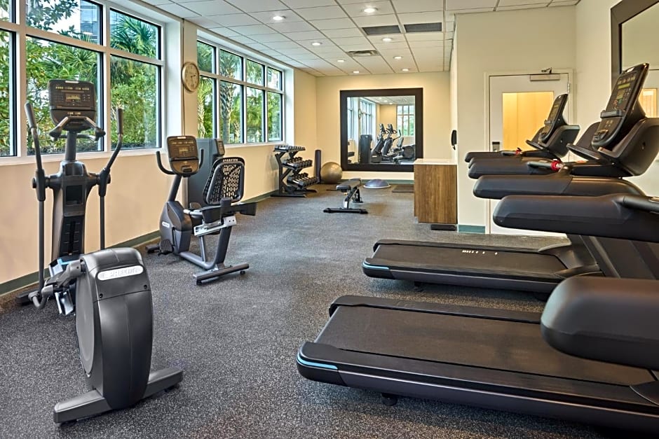 Holiday Inn Express & Suites Charleston DWTN -Westedge, an IHG Hotel