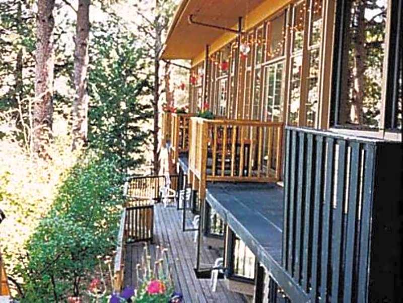 The Historic Crags Lodge