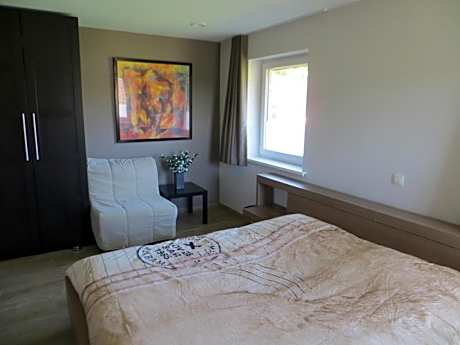 Deluxe Double Room with Private Bathroom