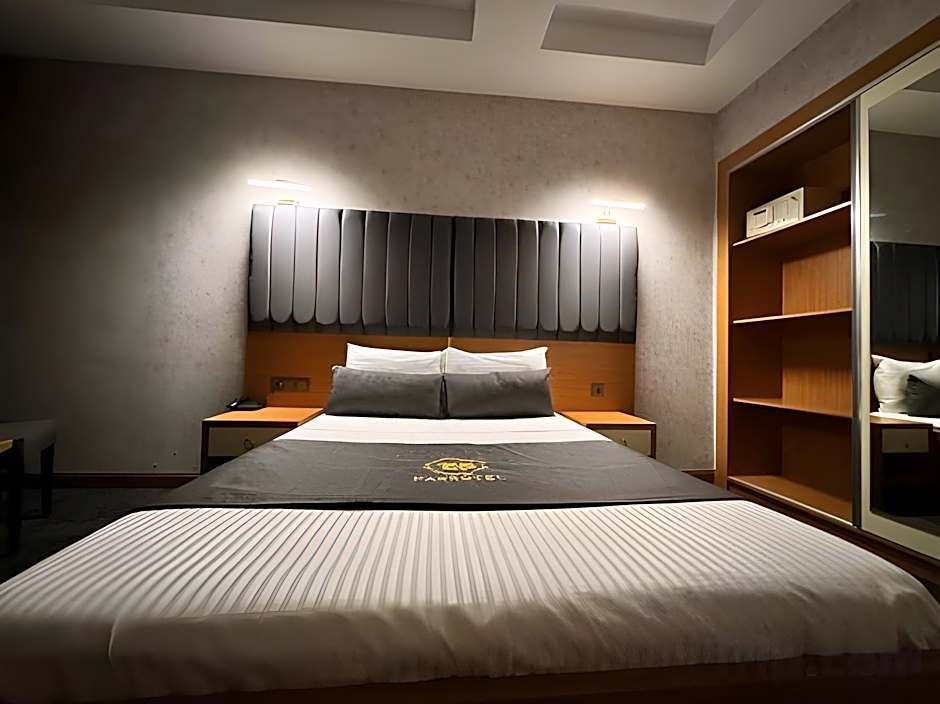 E5 PARK OTEL