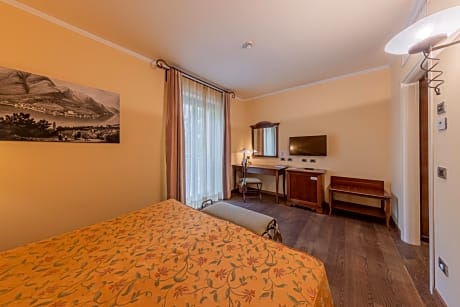 Double or Twin Room with Street View