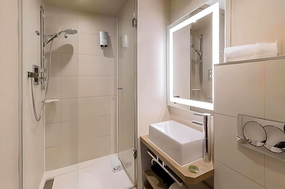 Hotel Le Montmartre Saint Pierre