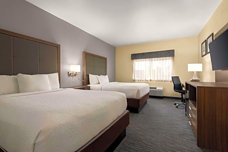 Queen Room with Two Queen Beds - Hearing Accessible/Non-Smoking