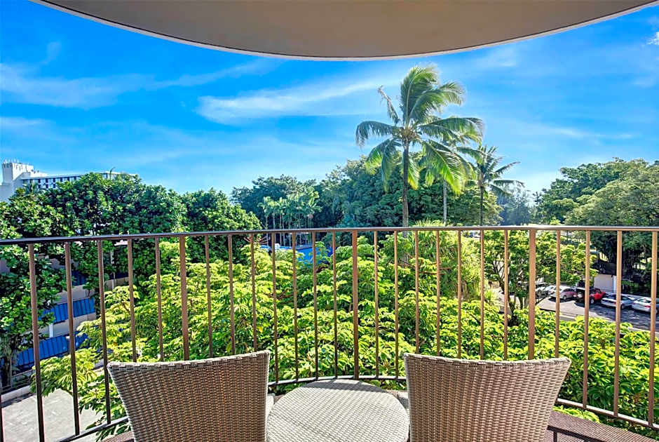 Hilo Hawaiian Hotel, Trademark Collection by Wyndham