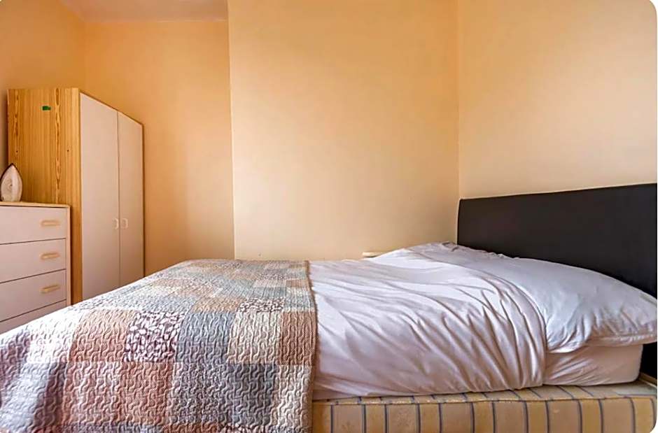 Room for solo travellers in Euston