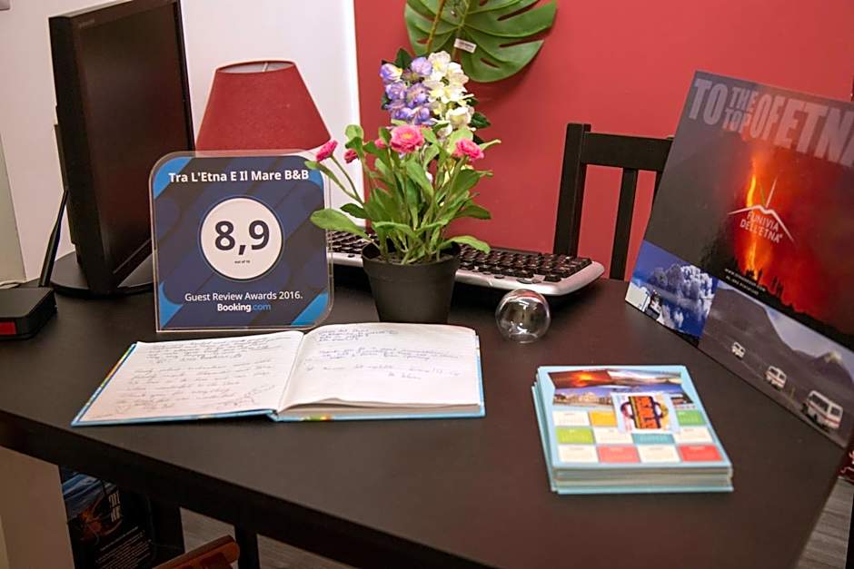 Tra L'Etna E Il Mare B&B