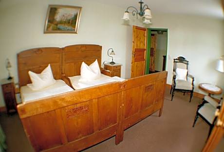 Large Double Room