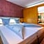 Wohlfühlhotel Hubertushof am Arlberg - Ski-In & Ski-Out - Sky Pool