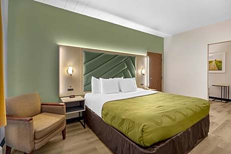 King Suite - Non Smoking