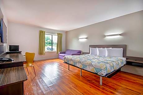 Queen Room